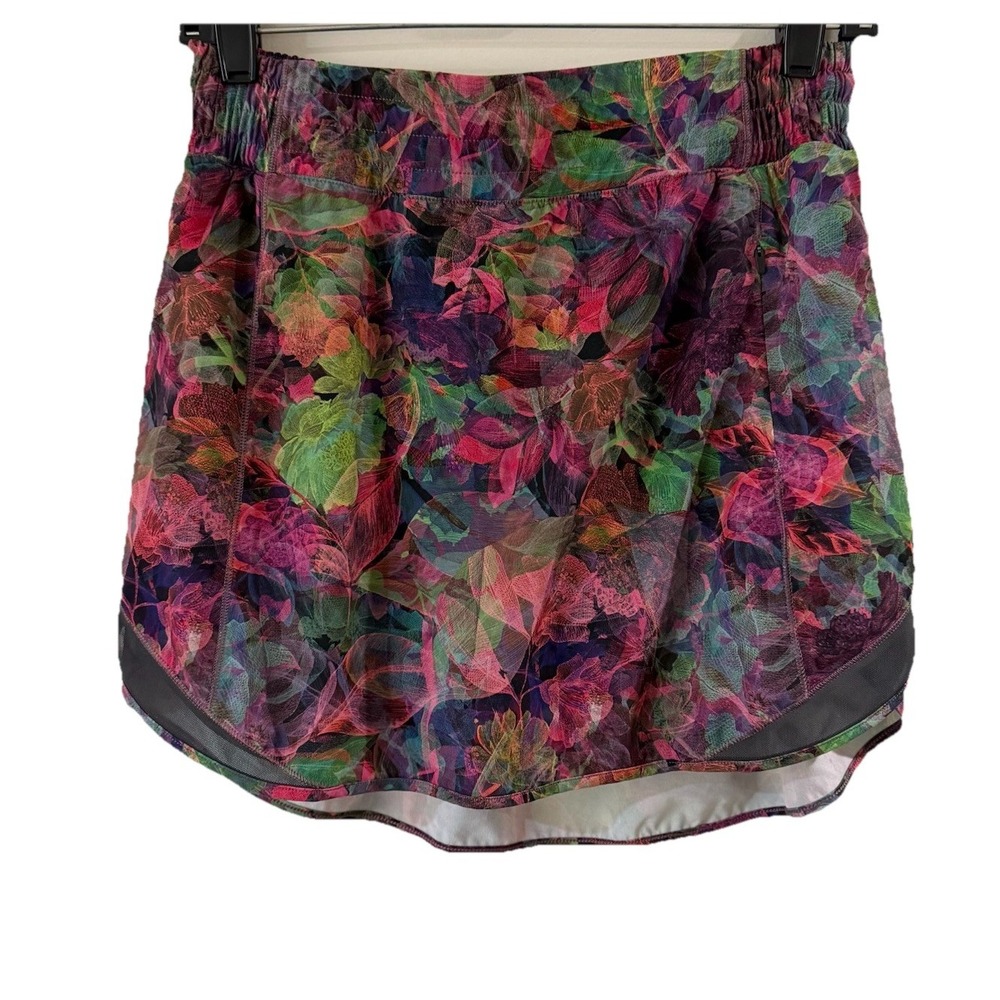 Lululemon Hotty Hot High Rise Skirt Vivid Floral‎ Tone Multi / Graphite Grey 8